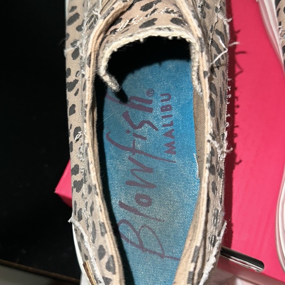 Blowfish Slip On Shoes - Picture 5 of 5